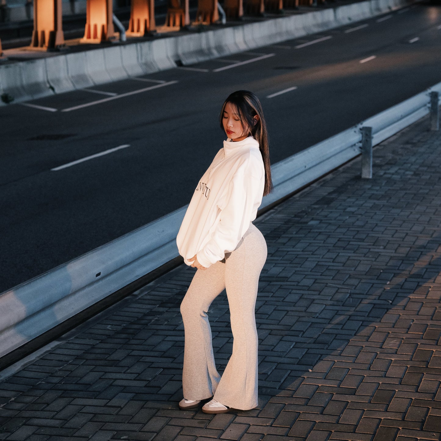WHITE QUARTER ZIP HOODIE