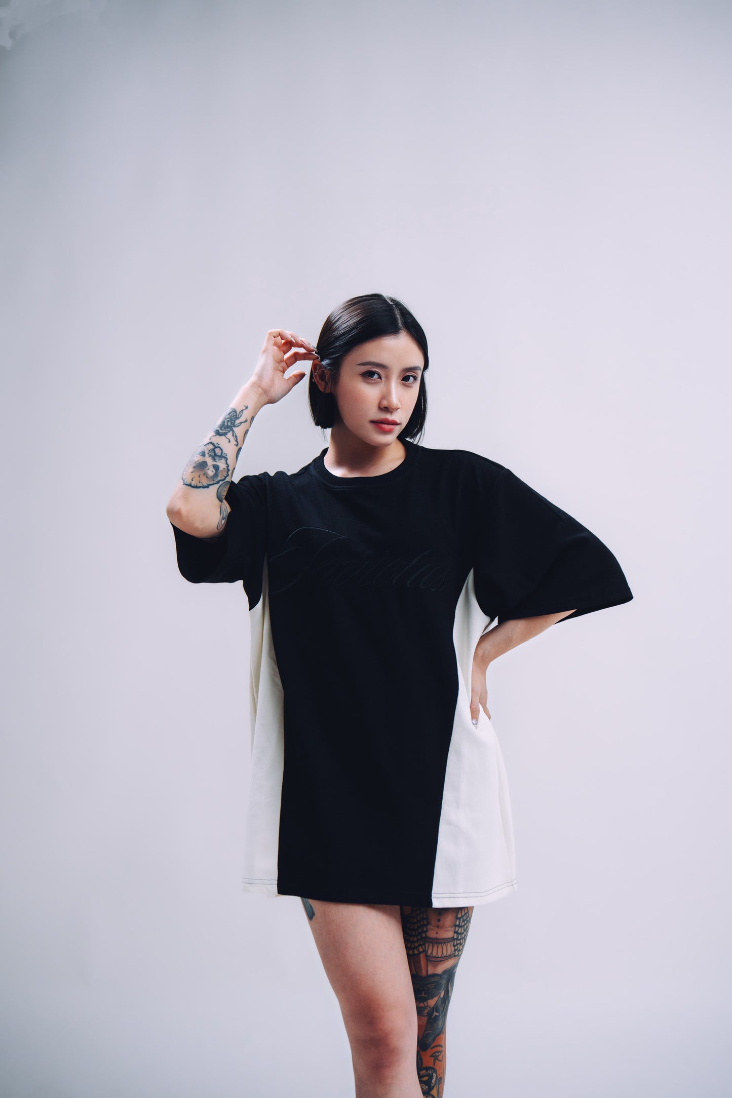 DUALITY OVERSIZE T-SHIRT - BLACK