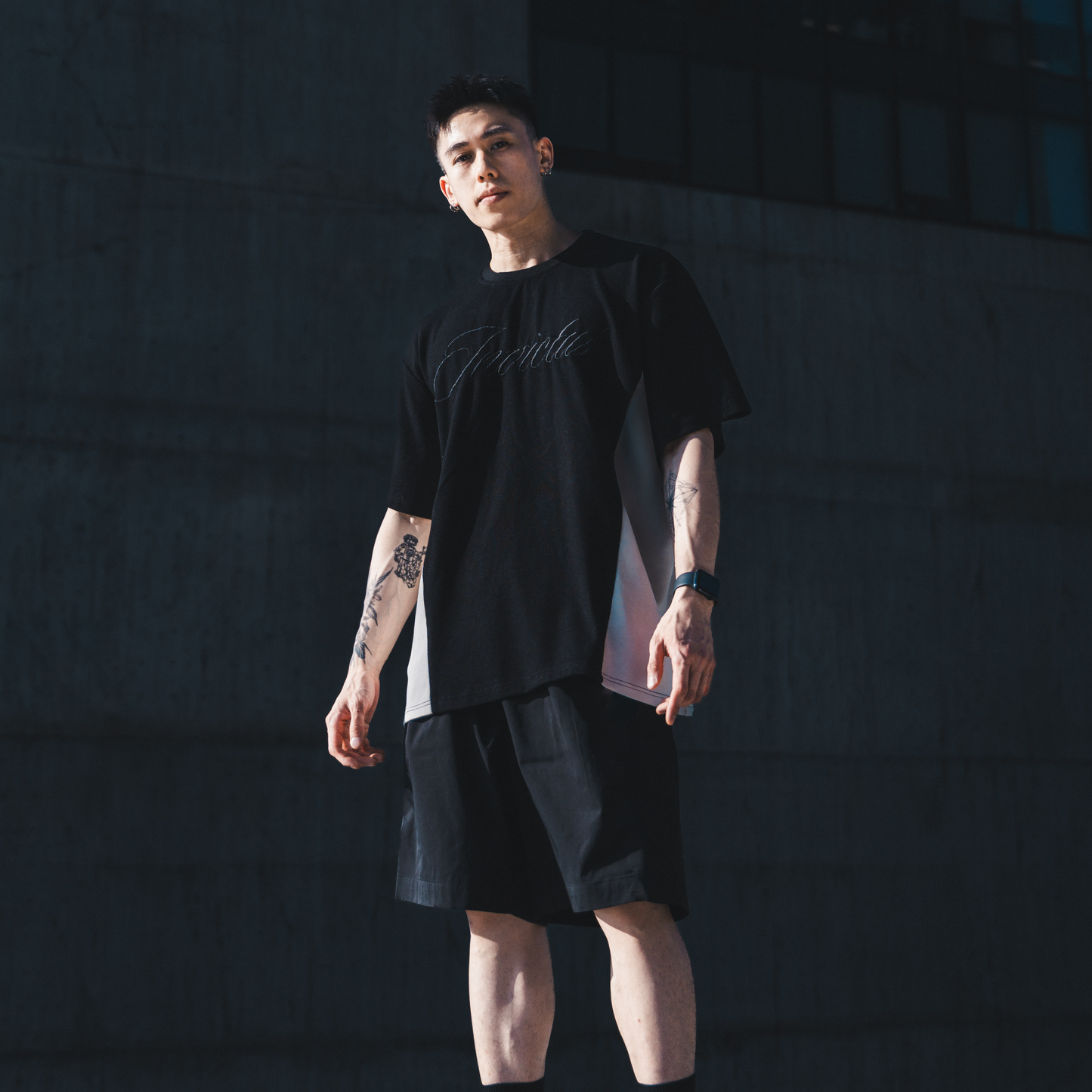 DUALITY OVERSIZE T-SHIRT - BLACK
