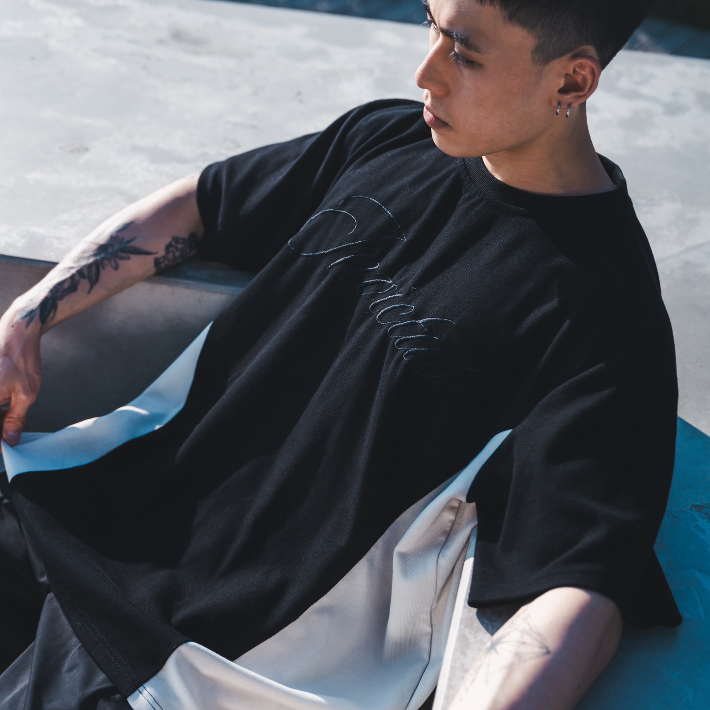 DUALITY OVERSIZE T-SHIRT - BLACK